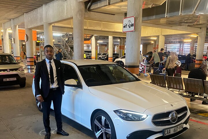 Cape Town Premier Airport Transfer with Meet & Greet - Photo 1 of 11